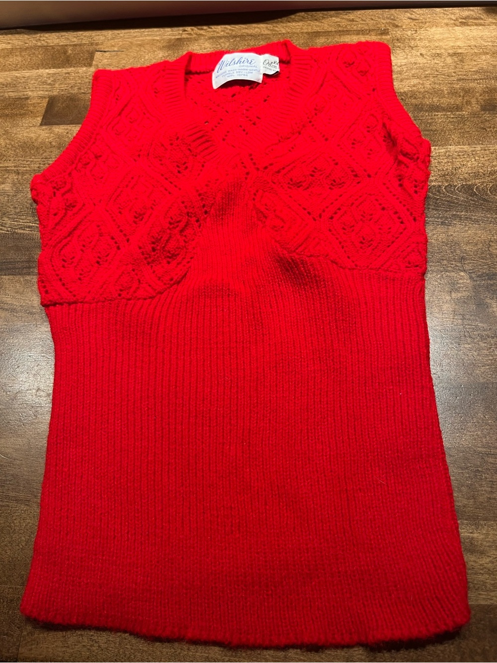 Classic Red V-Neck Sleeveless Knit Top